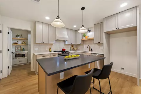 Kitchen - 3810 Leafield Dr, Austin, TX 78749 photo 2 of 4