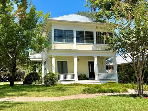 200 W 40th St, Austin, TX 78751