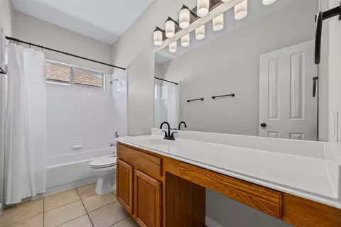 Bath - 5881 Fergus, Kyle, TX 78640 photo 4 of 4