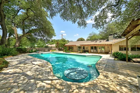 8608 Crest Ridge Cir, Austin, TX 78750