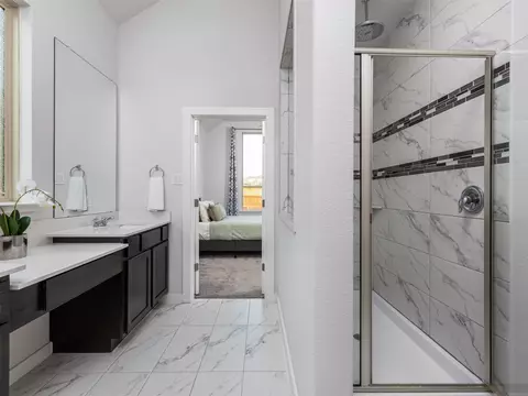 Bath - 606 Spinnaker Loop, Kyle, TX 78640 photo 1 of 4
