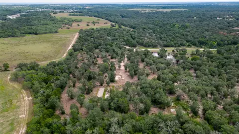 499 Bridgestone Ct, Lockhart, TX 78644
