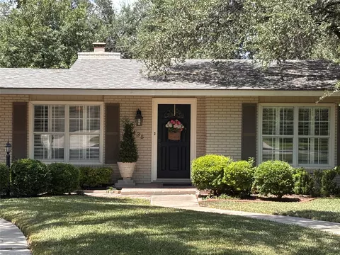 435 Forrest Hill Dr, San Antonio, TX 78209