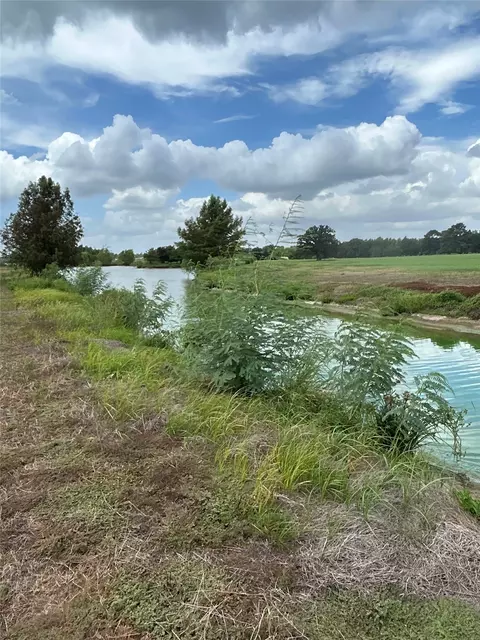 000 Old Potato Rd, Paige, TX 78659