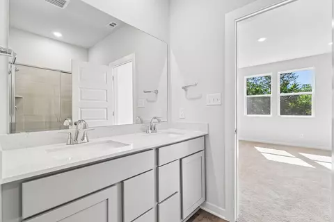 Bath - 212 Bendecido Loop, Elgin, TX 78621 photo 2 of 2