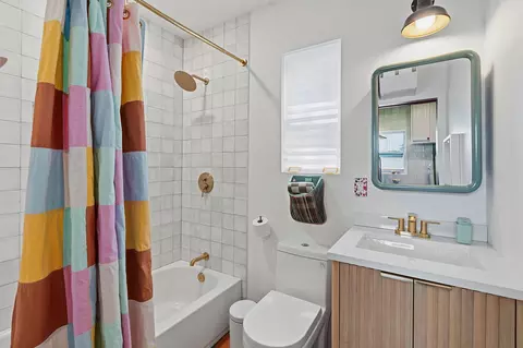 Bath - 2519 E 4th St #2, Austin, TX 78702 photo 1 of 1