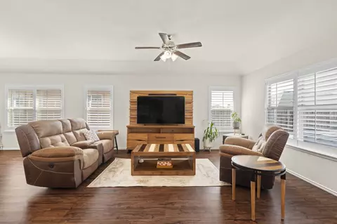 Living - 188 Beth Ann Loop, Taylor, TX 76574 photo 1 of 1