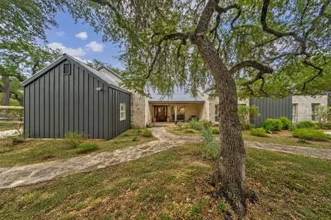 188 Broken Lance Dr, Dripping Springs, TX 78620