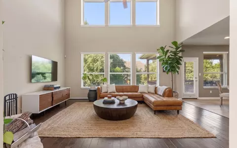 561 Stone View Trl, Austin, TX 78737