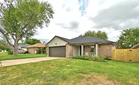 704 Saunders Dr, Round Rock, TX 78664