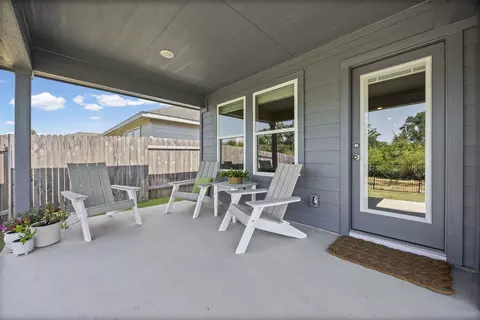 Exterior - 416 View Dr, Georgetown, TX 78628 photo 6 of 7