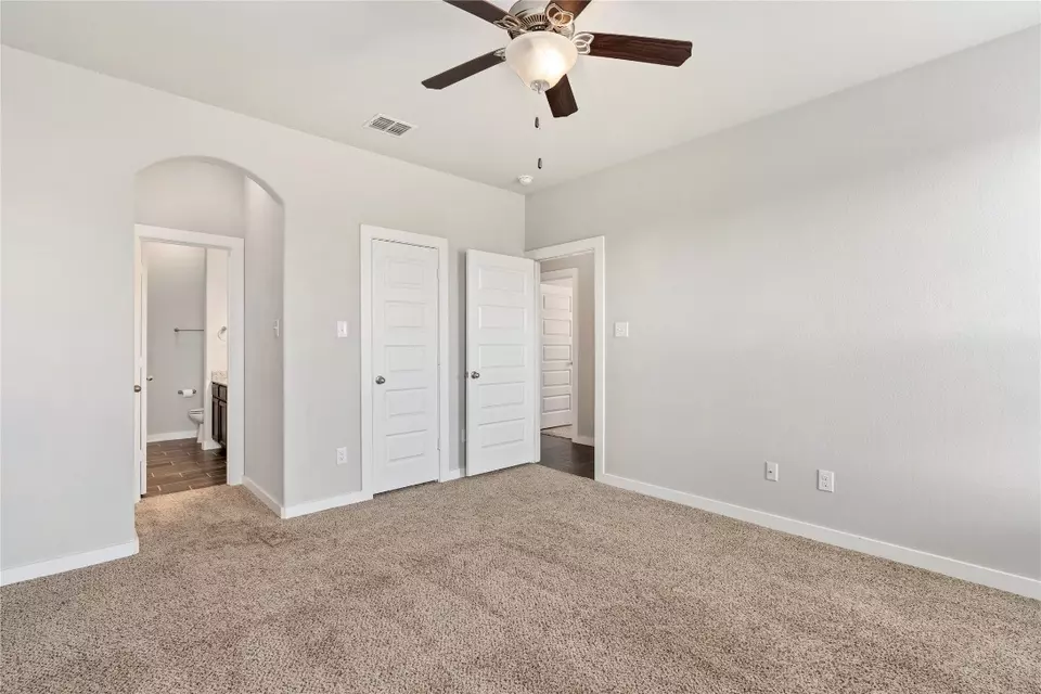 Bedroom - 334-338 Creekside Curve Curv, New Braunfels, TX 78130 photo 4 of 4