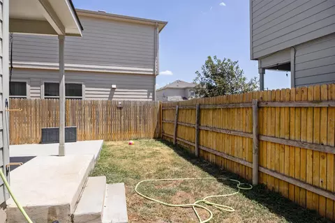 Exterior - 400 Circle Way, Jarrell, TX 76537 photo 4 of 5