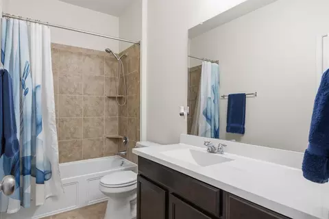 Bath - 400 Circle Way, Jarrell, TX 76537 photo 1 of 4
