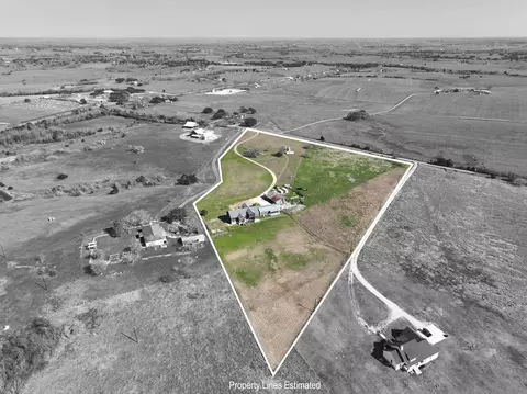 2645 Kallus Rd, La Grange, TX 78945