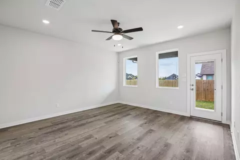 Living - 103 Two Bits, Elgin, TX 78621 photo 2 of 5