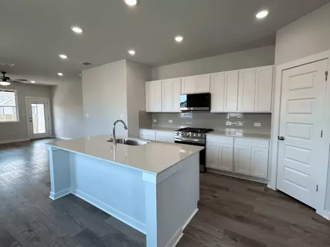 Kitchen - 103 Two Bits, Elgin, TX 78621 photo 4 of 4