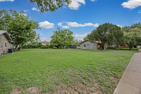 1209 Barbara Dr, San Marcos, TX 78666