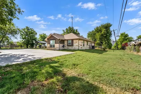 Exterior - 343 E Jackson St, Bartlett, TX 76511 photo 3 of 8