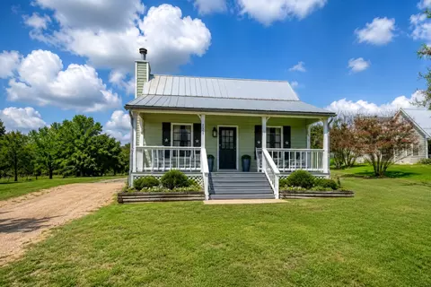 229 Sunday Cir, Fredericksburg, TX 78624