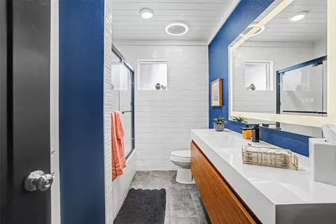 Bath - 109 High Gabriel Dr, Leander, TX 78641 photo 4 of 5
