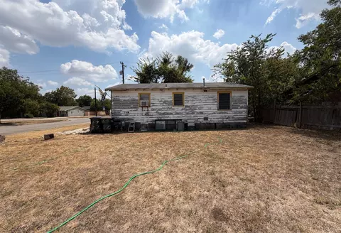 607 E 19th St, Georgetown, TX 78626 photo 6