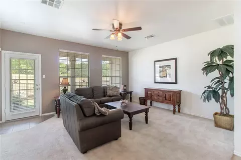 9201 Brodie Ln #902, Austin, TX 78748