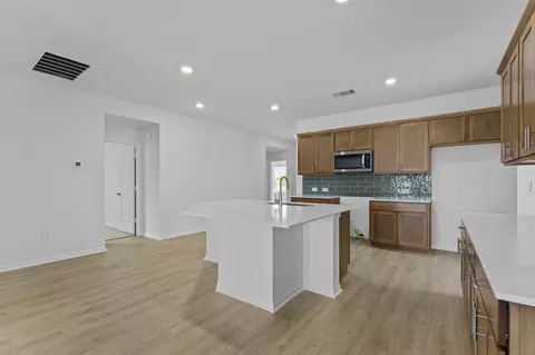 Kitchen - 1817 Dandy Brush Dr, Leander, TX 78641 photo 3 of 4