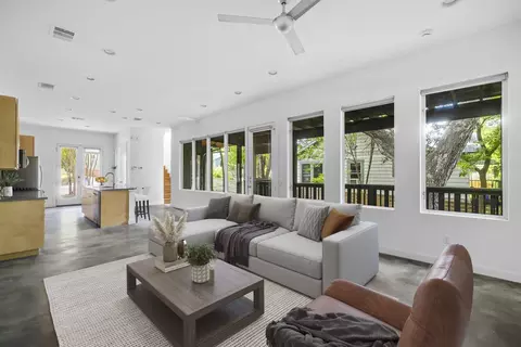 1302 S 5th St #A, Austin, TX 78704