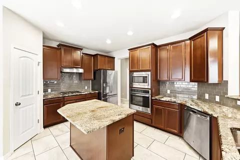Kitchen - 1217 Daylily Loop, Georgetown, TX 78626 photo 2 of 4