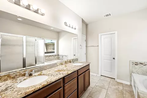 Bath - 1217 Daylily Loop, Georgetown, TX 78626 photo 1 of 5