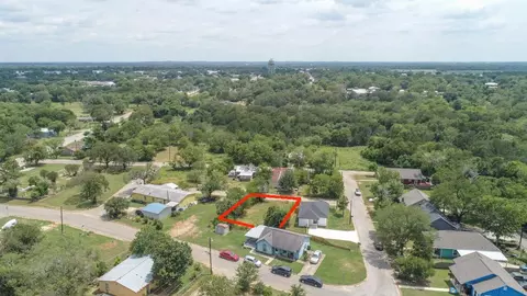 112 Field St, Luling, TX 78648 photo 9