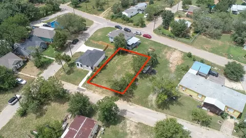 112 Field St, Luling, TX 78648 photo 10