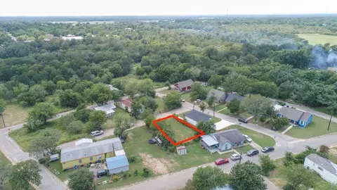 112 Field St, Luling, TX 78648 photo 6