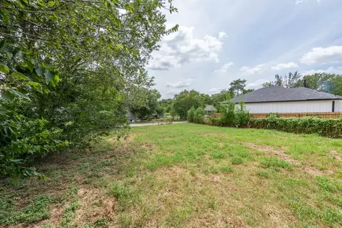 112 Field St, Luling, TX 78648 photo 14