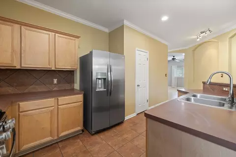 Kitchen - 347 Spring Dr, Kyle, TX 78640 photo 3 of 4