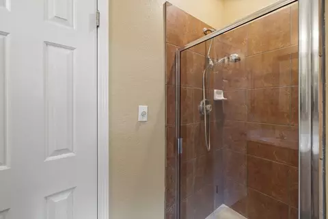 Bath - 347 Spring Dr, Kyle, TX 78640 photo 4 of 4