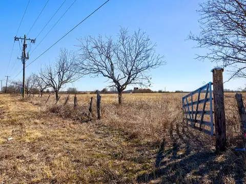 1015 E Main St, Troy, TX 76579