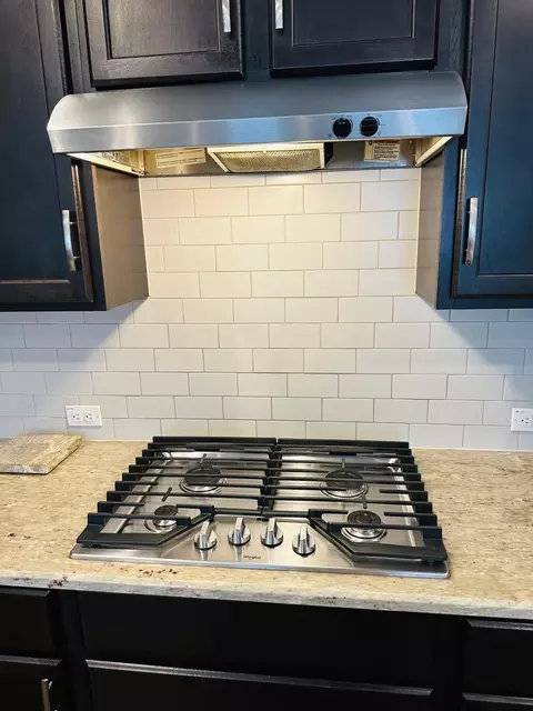Kitchen - 862 Leadtree Loop, Buda, TX 78610 photo 5 of 8