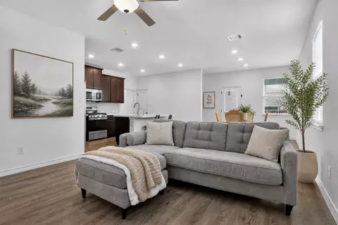 116 Gracie Way, Hutto, TX 78634
