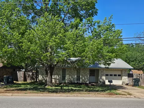 1001 W 17th St, Georgetown, TX 78626