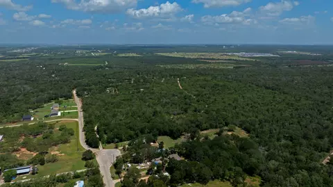 326 The Forest Rd, Dale, TX 78616