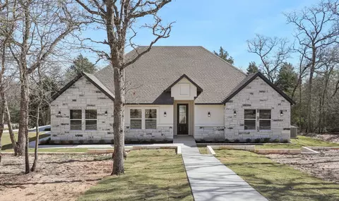 111 Kingwood Dr, Elgin, TX 78621