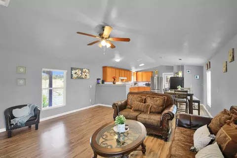 599 County Rd 475 Rd, Luling, TX 78648 photo 6