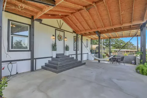 599 County Rd 475 Rd, Luling, TX 78648 photo 3