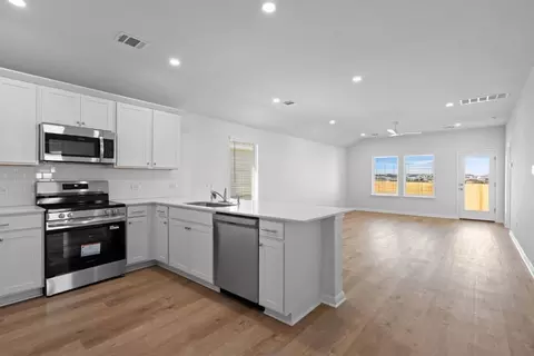 133 Hatari Trl, Jarrell, TX 76537 photo 6