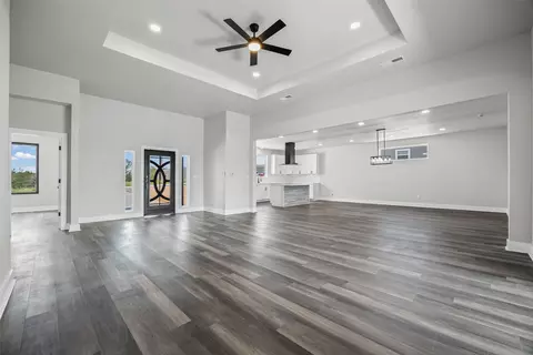 306 Centella Cir, Dale, TX 78616