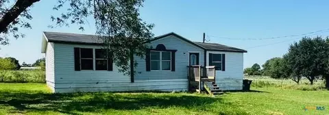 1212 Babylon Ln, Schulenburg, TX 78956
