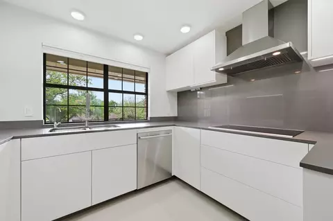 Kitchen - 320 Ridgecrest Rd, Georgetown, TX 78628 photo 2 of 3