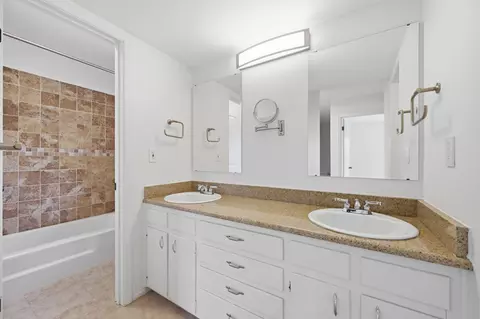 Bath - 320 Ridgecrest Rd, Georgetown, TX 78628 photo 3 of 3